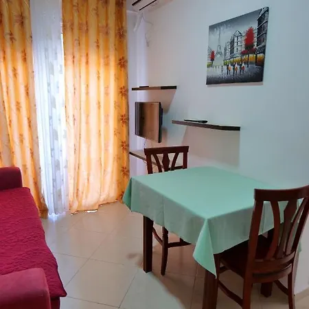 Almare Apartment *