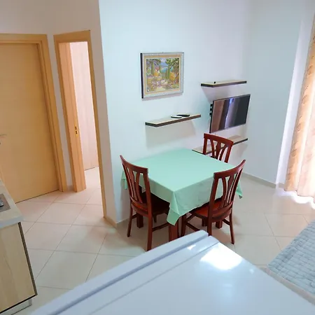 Almare Apartment *